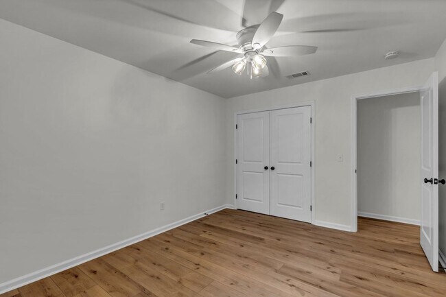 Building Photo - Beautifully Renovated 3 bed/2.5 bath in Ri...