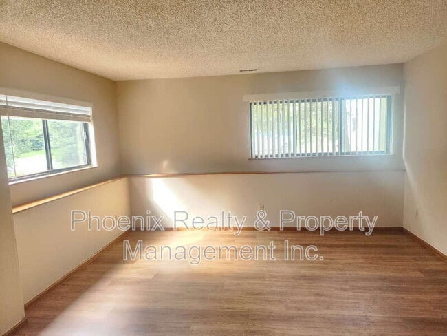 Building Photo - 146 Lois Dr