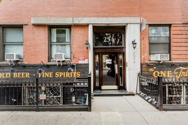 Building Photo - 234 E 14th St