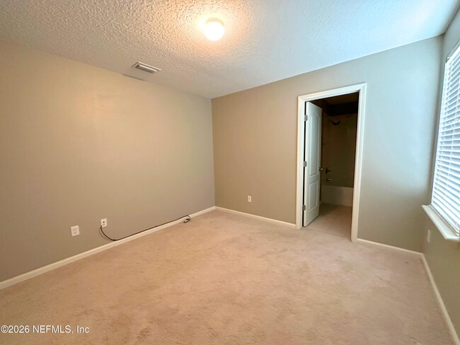 Building Photo - 4578 Silverthorn Dr
