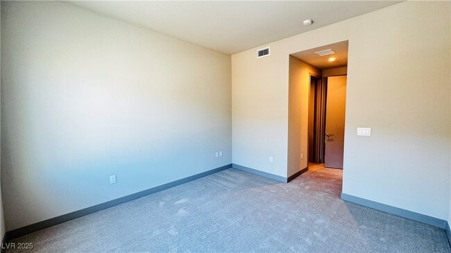 Building Photo - 26 Promenade Isle Ln