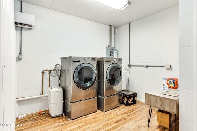 Building Photo - 2979 S County Hwy 395