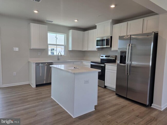 Building Photo - 3704 Sophia Ln