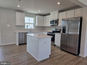 Building Photo - 3704 Sophia Ln