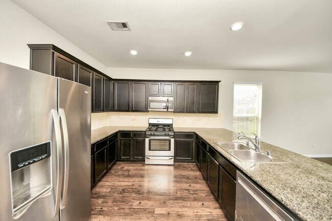 Building Photo - 1437 Northwood Springs Dr