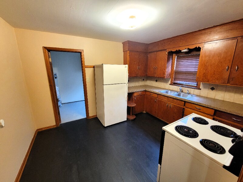 Building Photo - 1112 N Woodrow Ave