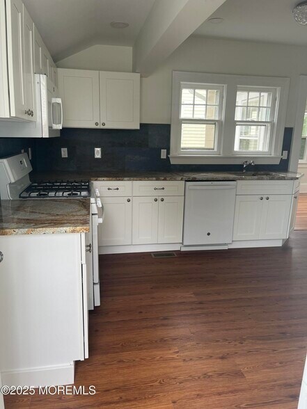Building Photo - 46 Highland Ave