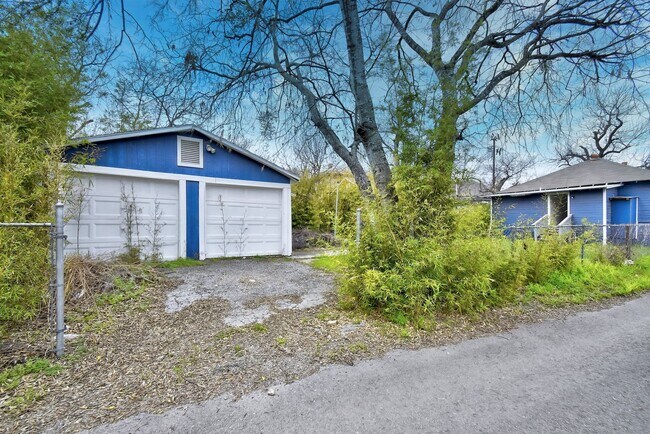 Building Photo - 3-Bedroom Home in Riverside
