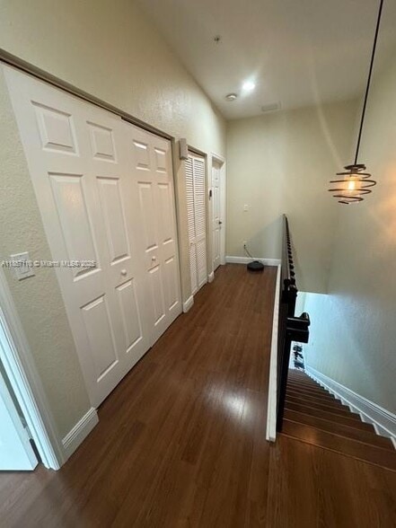 Building Photo - 1318 SW 147th Ter