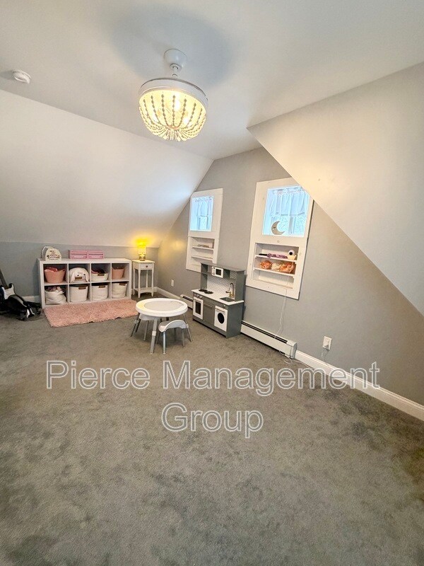 Building Photo - 395 Critchett Rd