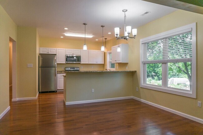 Building Photo - 56 Alabama Ave