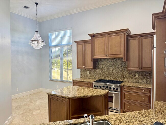 Building Photo - 164 SE Santa Gardenia