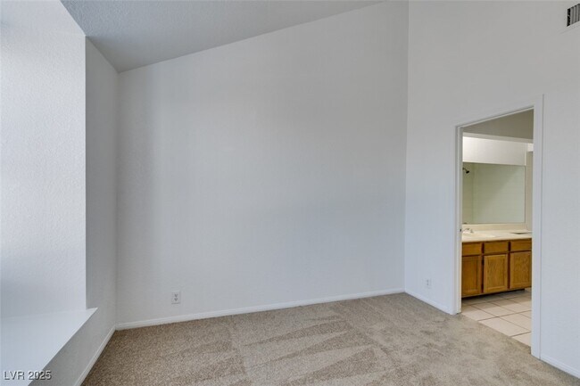 Building Photo - 4012 Grasmere Ave