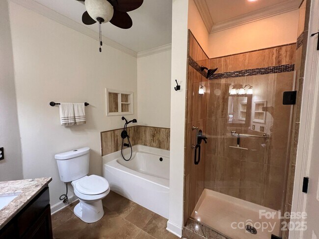 Building Photo - 1140 Torrence Cir