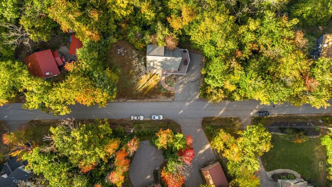 Building Photo - 291 Ash St