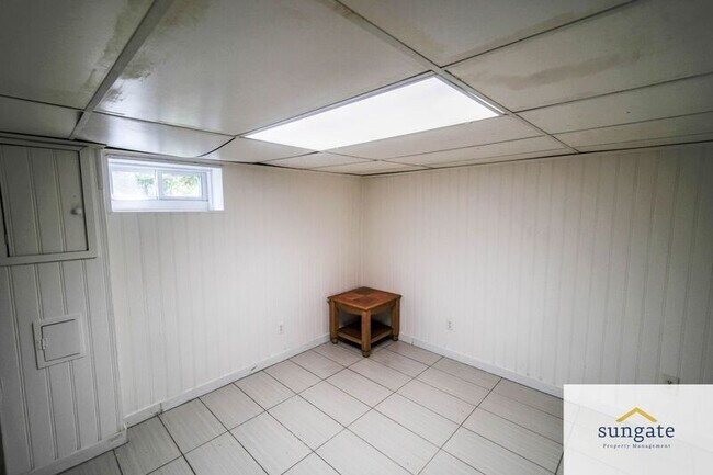 Building Photo - 5215 Wasena Ave