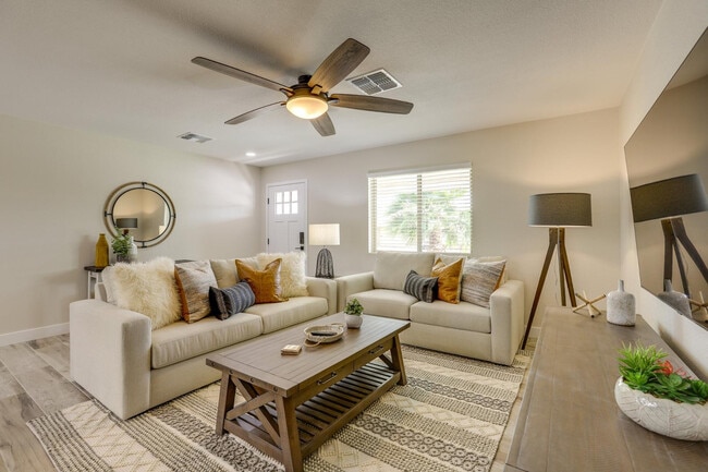 Building Photo - 10320 W Sierra Dawn Dr