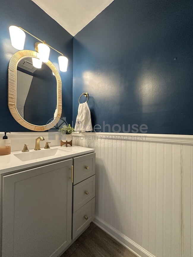 Building Photo - 828 23rd St