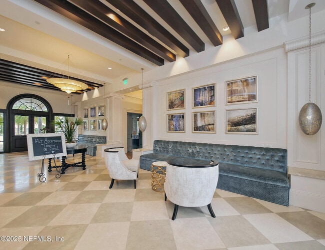 Building Photo - 12770 Valletta St