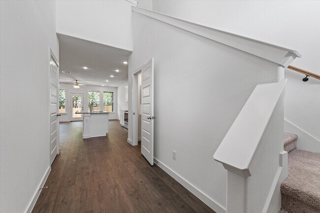 Building Photo - 1207 Chestnut Ct