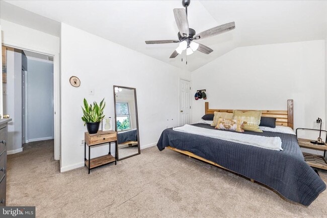 Building Photo - 6631 Beach Dr