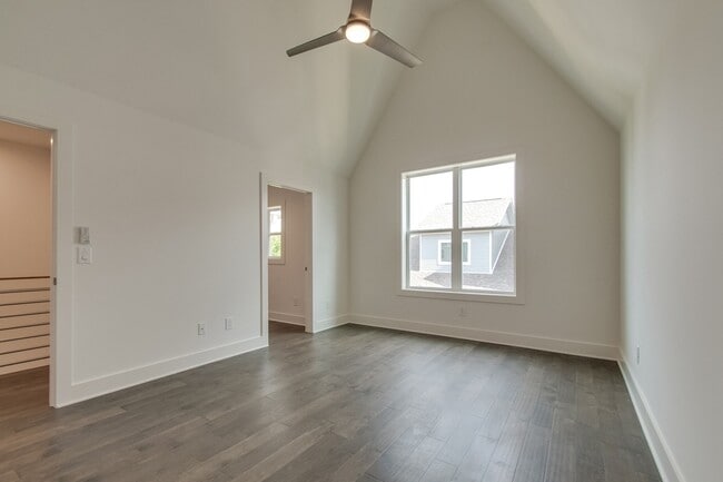 Building Photo - 700 James Ave