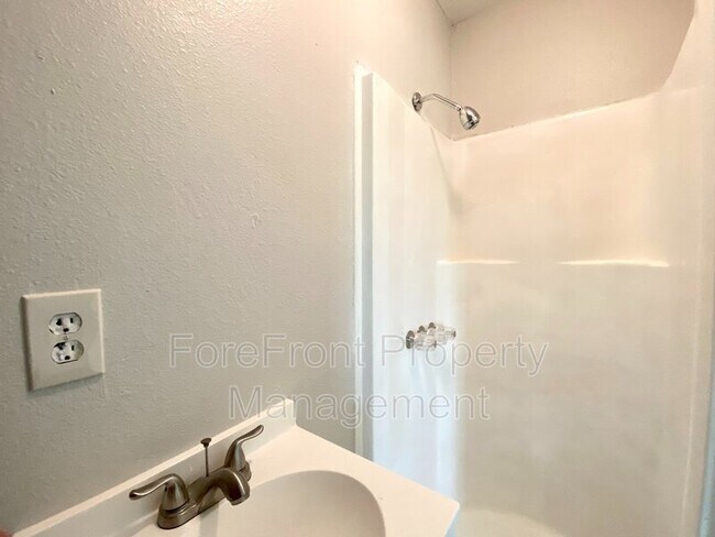 Building Photo - 1445 Delgado St