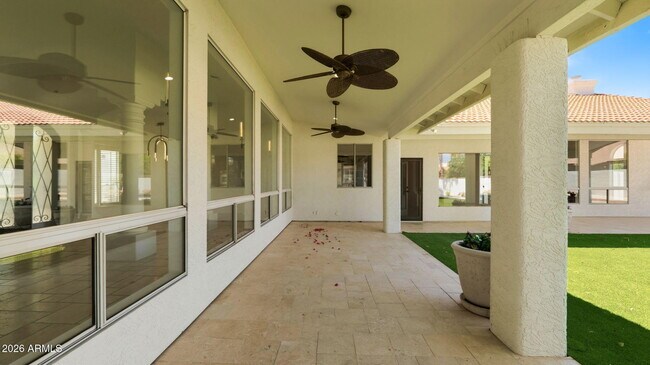 Building Photo - 8638 E Dahlia Dr