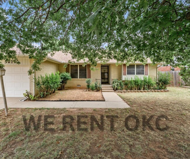 Building Photo - 3016 Shadybrook Dr