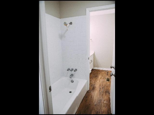 Building Photo - 408 W 4th St