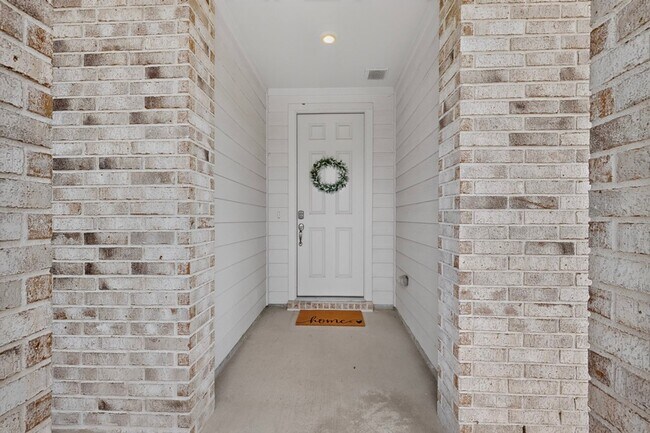 Building Photo - 114 Drovers Dr