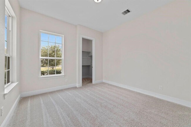 Building Photo - 9814 Carver Dr