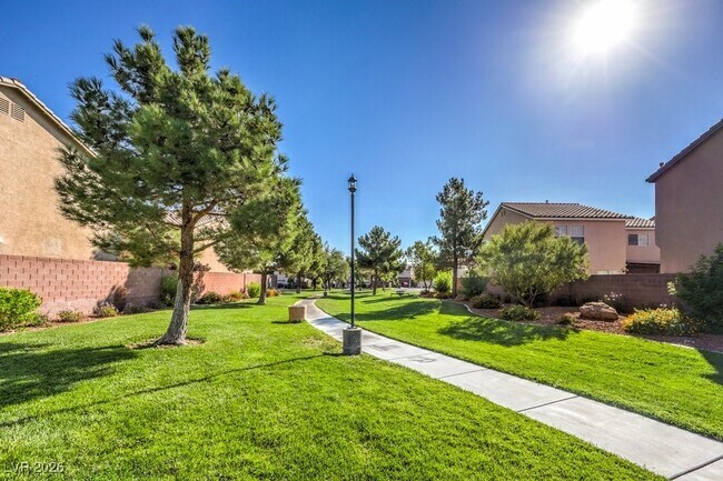 Building Photo - 7987 Delft Blue St