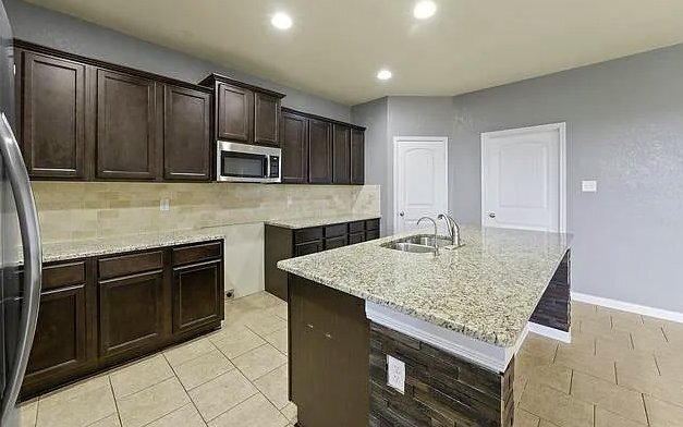 Building Photo - 3310 Battlecry