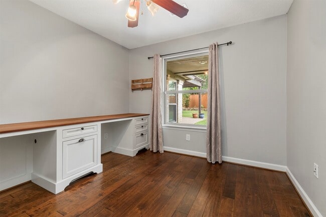 Building Photo - 16210 Chipstead Dr