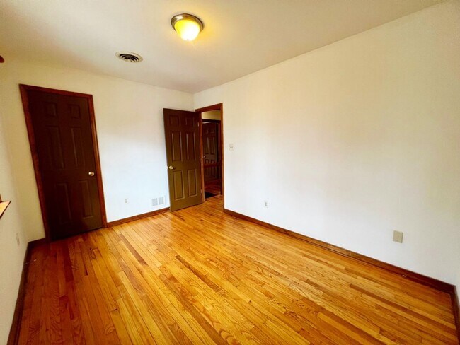 Building Photo - Colonial on Large Wooded Lot