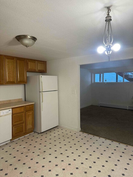 Building Photo - 4027 E 8th Ave