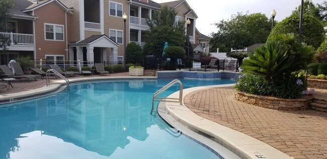 Building Photo - 2801 Chancellorsville Dr
