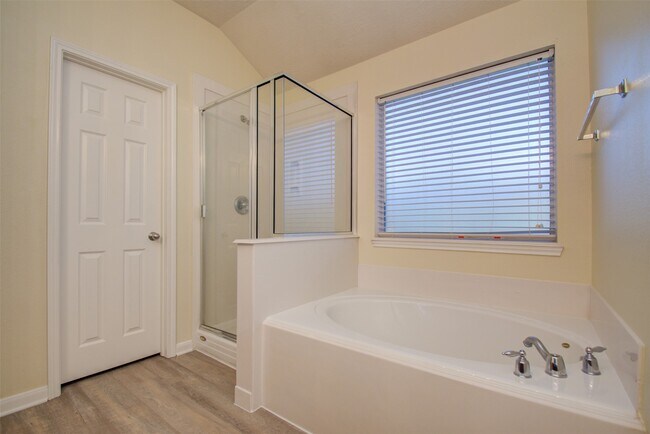 Building Photo - 14903 Lanai Dr