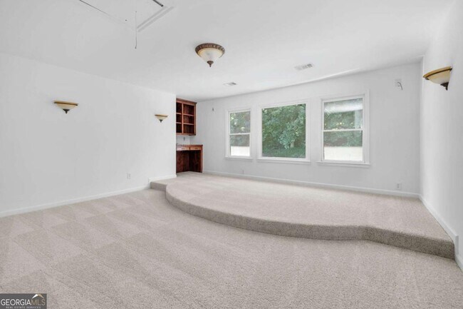 Building Photo - 1475 Boomer Cir