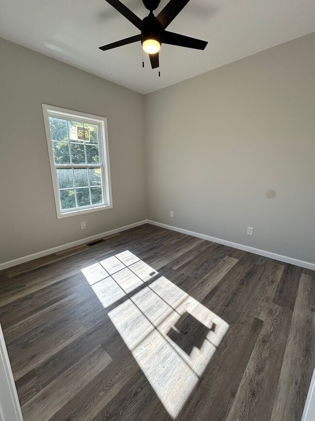 Building Photo - 1524 Brown Ave