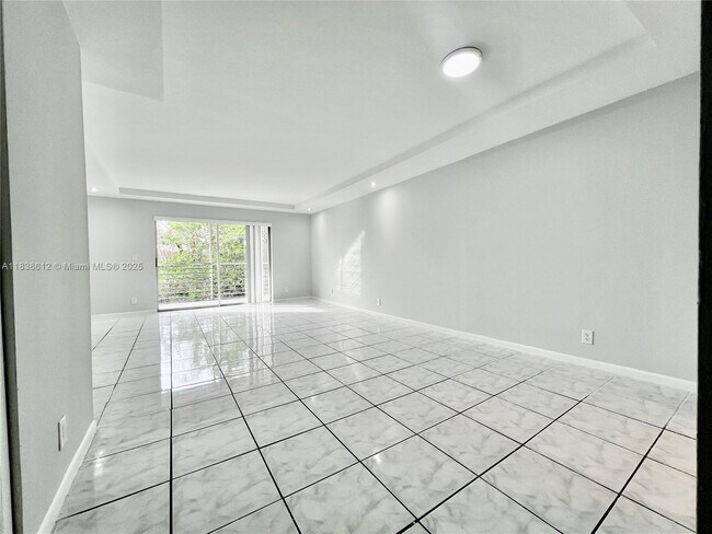 Building Photo - 8450 Lagos De Campo Blvd