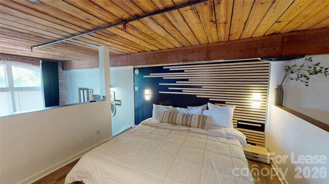 Building Photo - 201 S Hoskins Rd