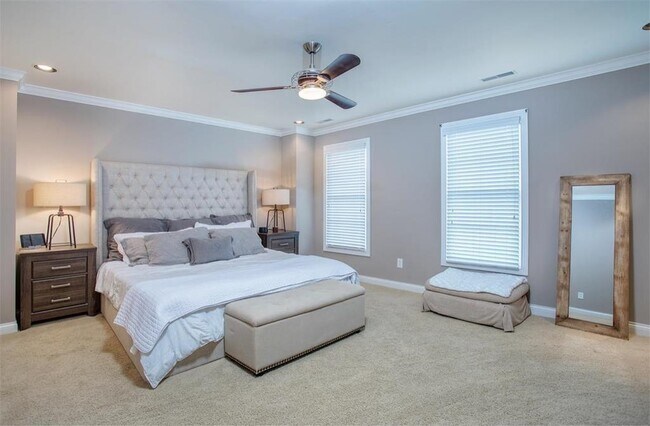 Building Photo - 308 East Promenade