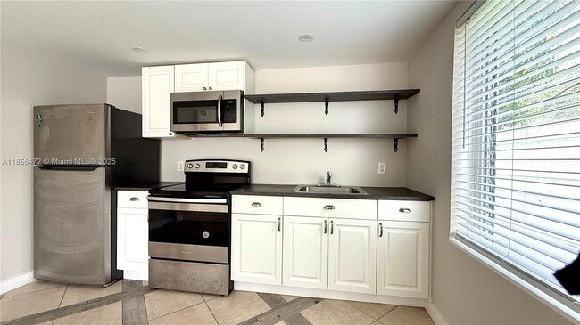 Primary Photo - 534 SW 6th Ct