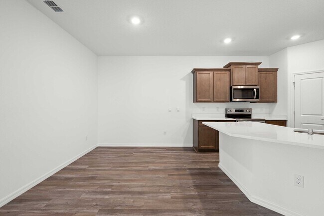 Building Photo - Towns at Woodsdale Villa! -3/2/2 in Wesley...