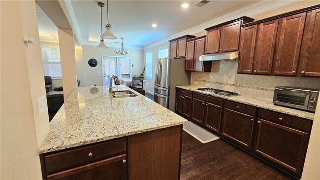 Building Photo - 4750 Sanderling St
