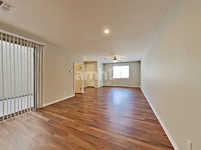 Building Photo - 20737 W Stone Hill Rd