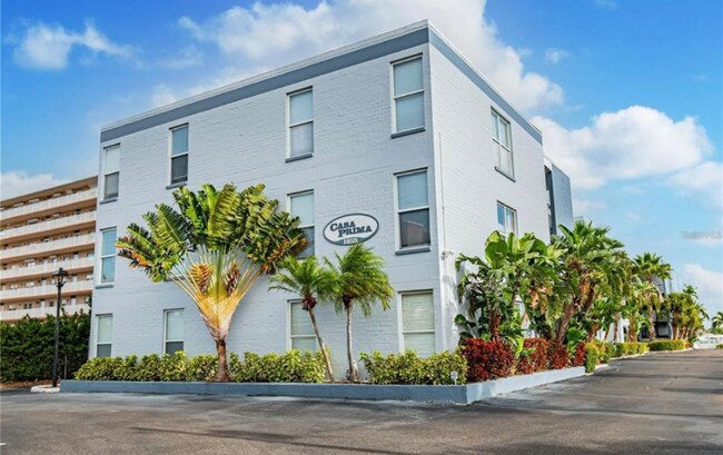 Building Photo - 1859 Shore Dr S