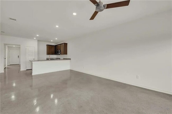 Building Photo - 1125 Lindsey Dr